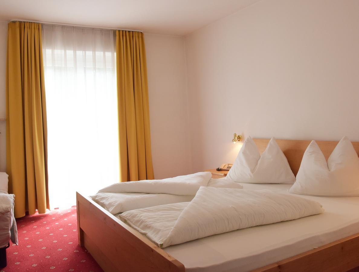 Hotel Pension Schweitzer Silandro Exteriér fotografie