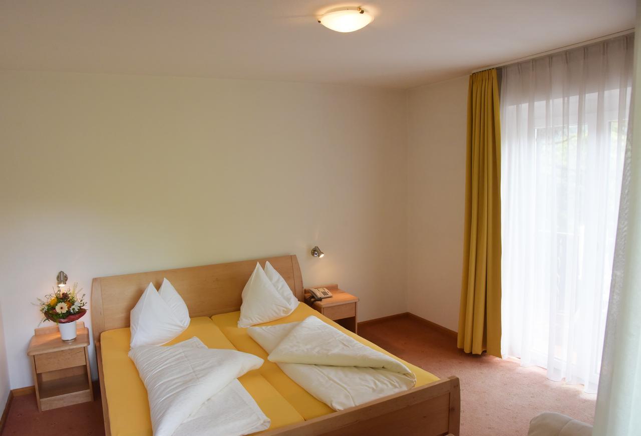 Hotel Pension Schweitzer Silandro Exteriér fotografie