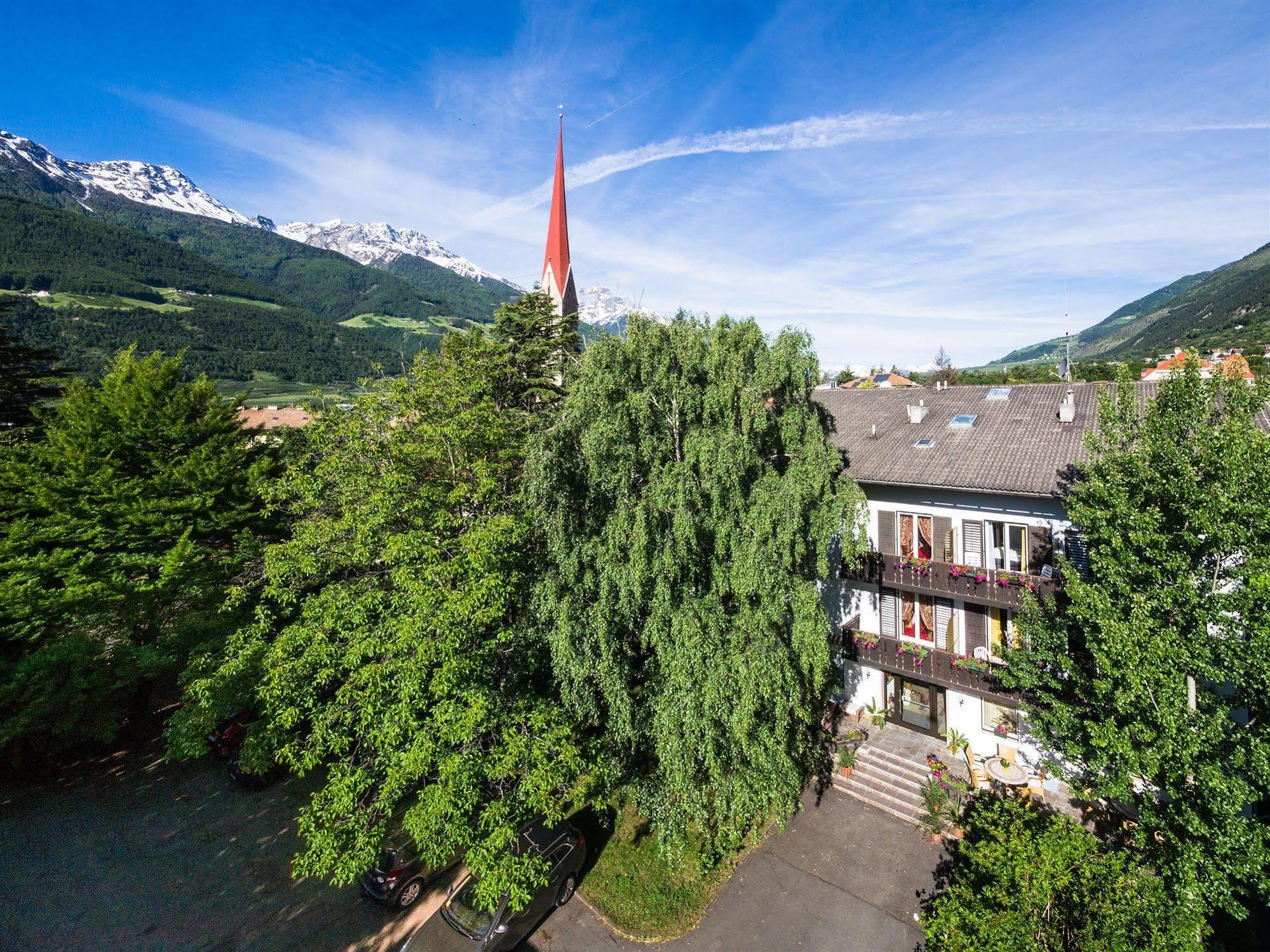 Hotel Pension Schweitzer Silandro Exteriér fotografie